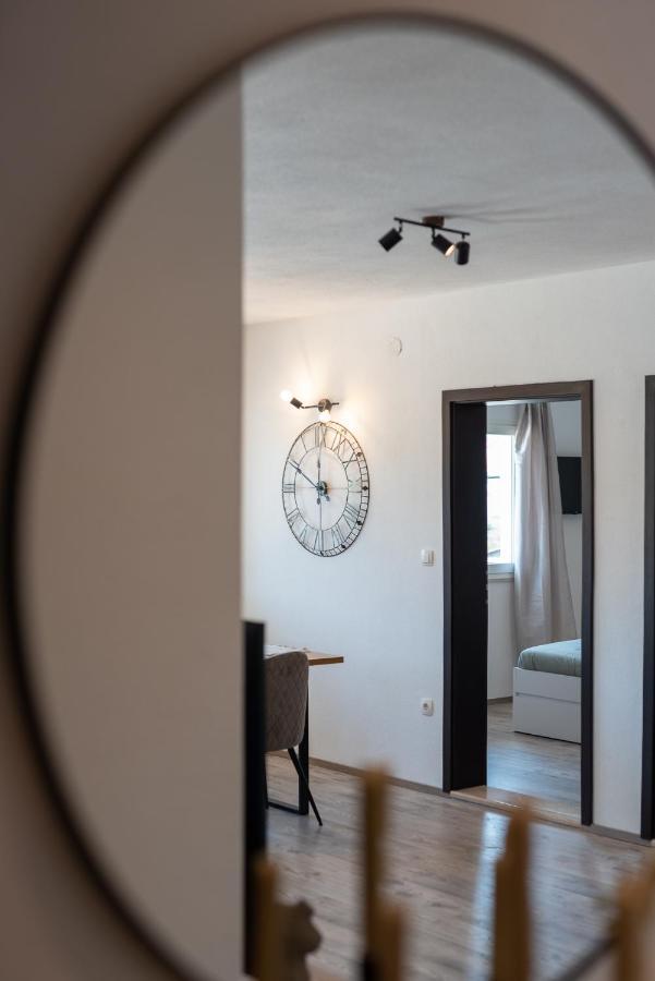 Beach Apartman Marela Slatine Exterior foto