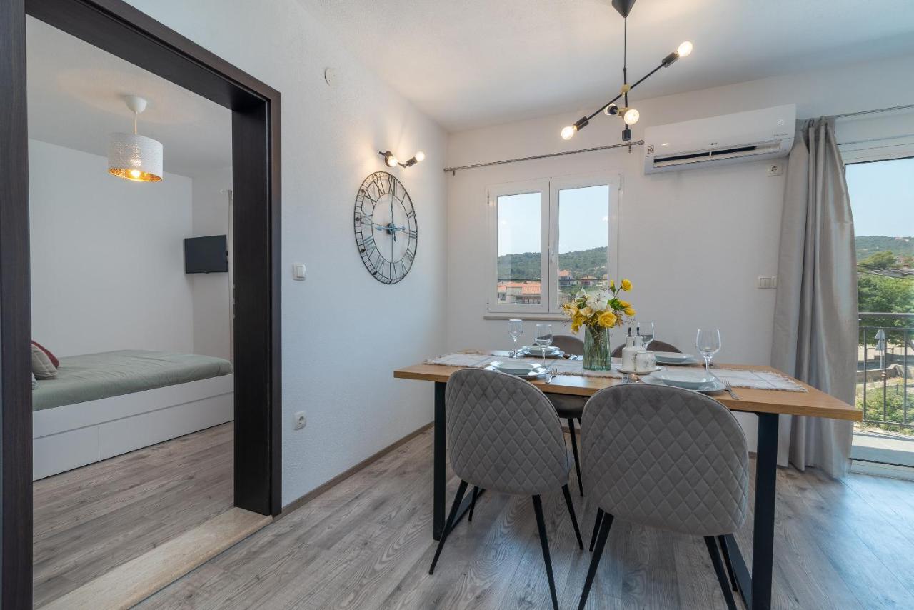 Beach Apartman Marela Slatine Exterior foto