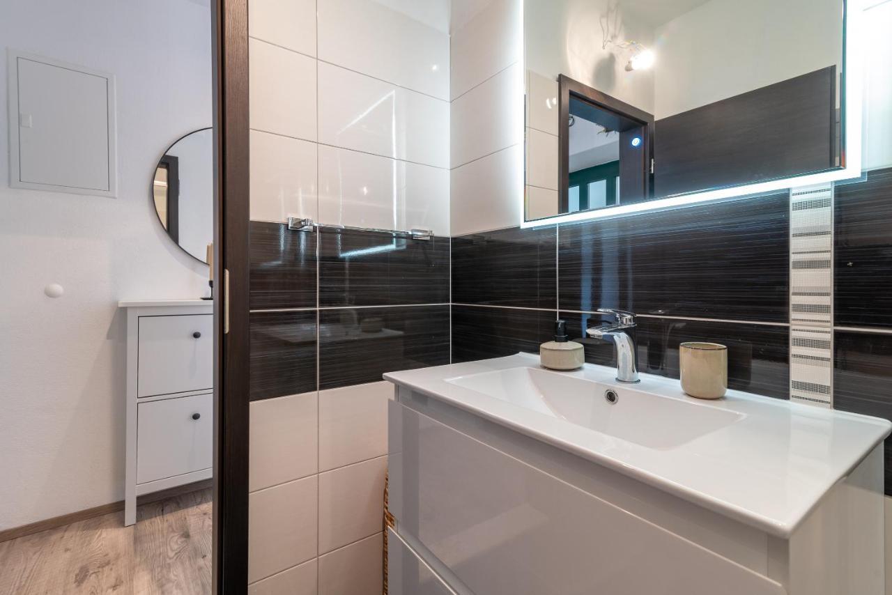 Beach Apartman Marela Slatine Exterior foto